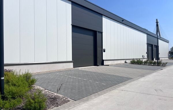Industrieel gebouw te huur in Dilsen-Stokkem