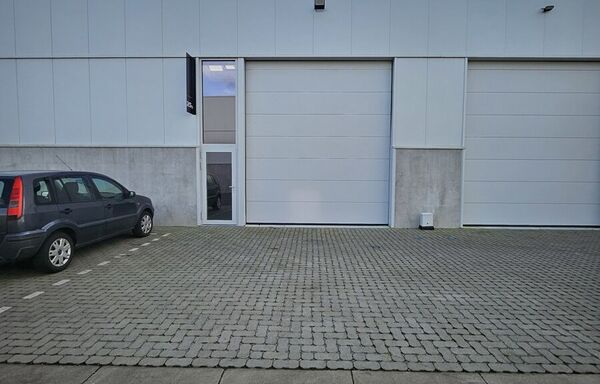 Industrieel gebouw te huur in Kinrooi