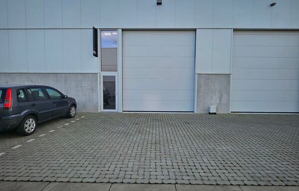 Industrieel gebouw te huur in Kinrooi