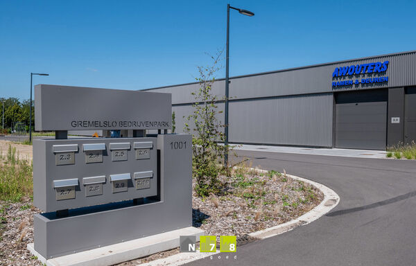 Industrieel gebouw te huur in Maaseik