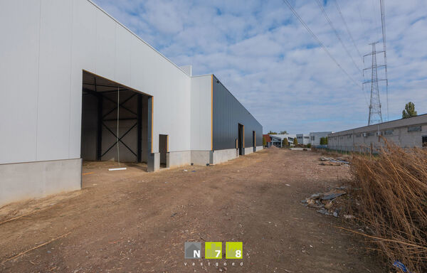 Industrieel gebouw te huur in Maaseik