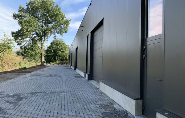 Industrieel gebouw te huur in Maaseik