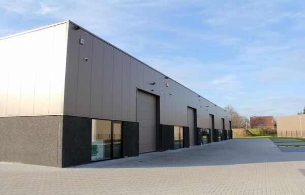 Industrieel gebouw te koop in Dilsen-Stokkem