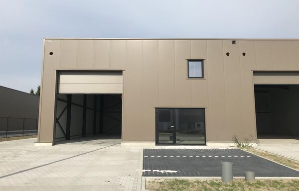 Industrieel gebouw te koop in Dilsen-Stokkem