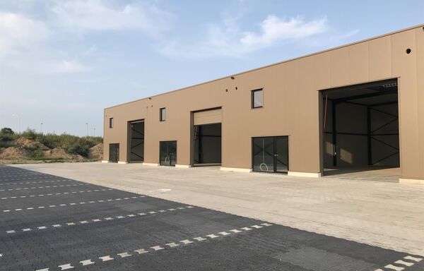 Industrieel gebouw te koop in Dilsen-Stokkem