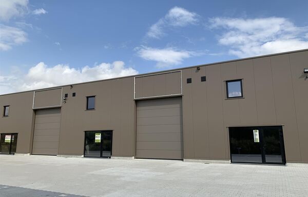 Industrieel gebouw te koop in Dilsen-Stokkem