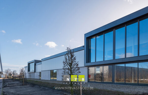 Industrieel gebouw te koop in Dilsen-Stokkem