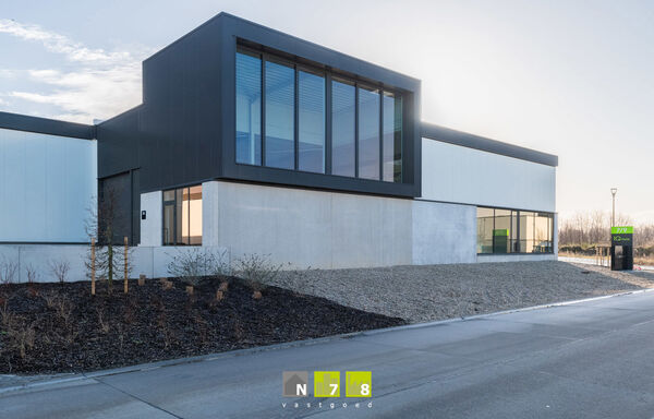 Industrieel gebouw te koop in Dilsen-Stokkem