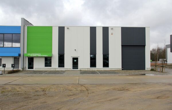 Industrieel gebouw te koop in Dilsen-Stokkem
