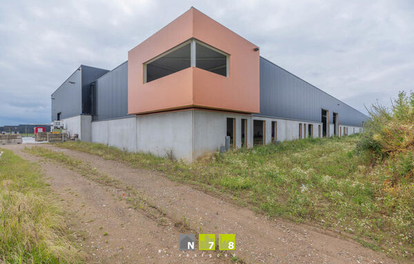 Industrieel gebouw te koop in Lanaken