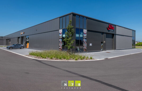 Industrieel gebouw te koop in Maaseik