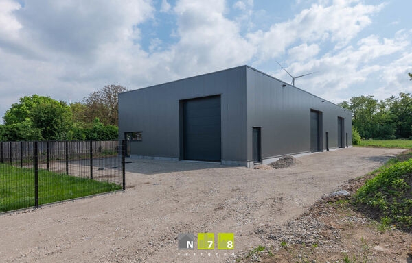 Industrieel gebouw te koop in Maasmechelen