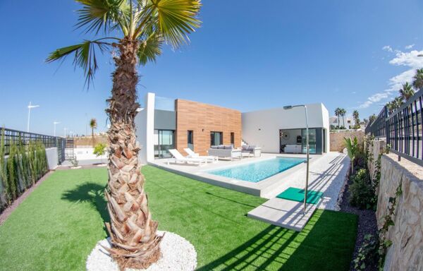 Villa te koop in Algorfa