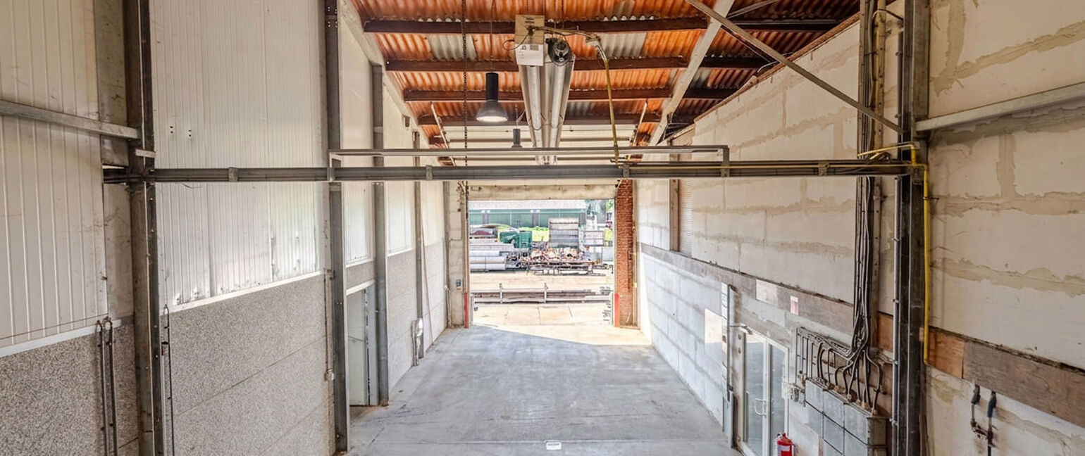Bedrijfsgebouw te huur in Bree