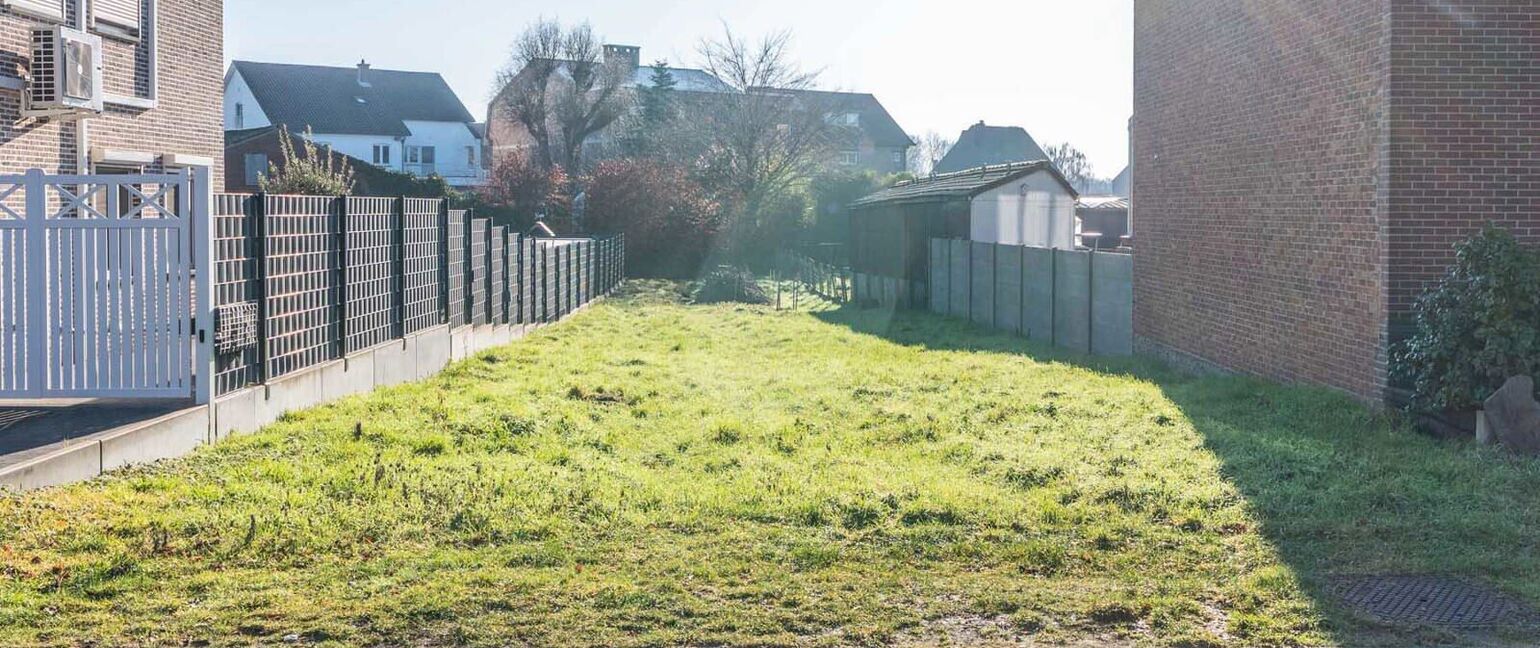 Bouwgrond te koop in Dilsen-Stokkem