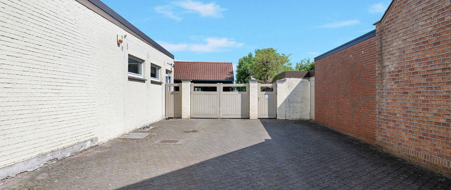 Gebouw voor gemengd gebruik te koop in Dilsen-Stokkem