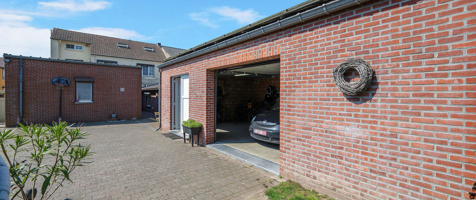 Gebouw voor gemengd gebruik te koop in Dilsen-Stokkem