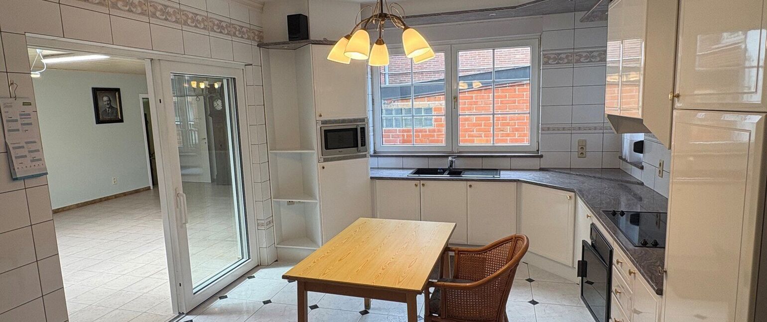 Gebouw voor gemengd gebruik te koop in Heers