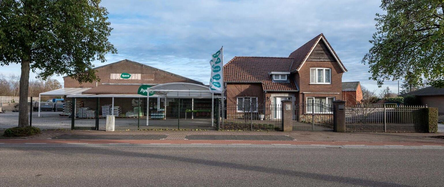Gebouw voor gemengd gebruik te koop in Kinrooi