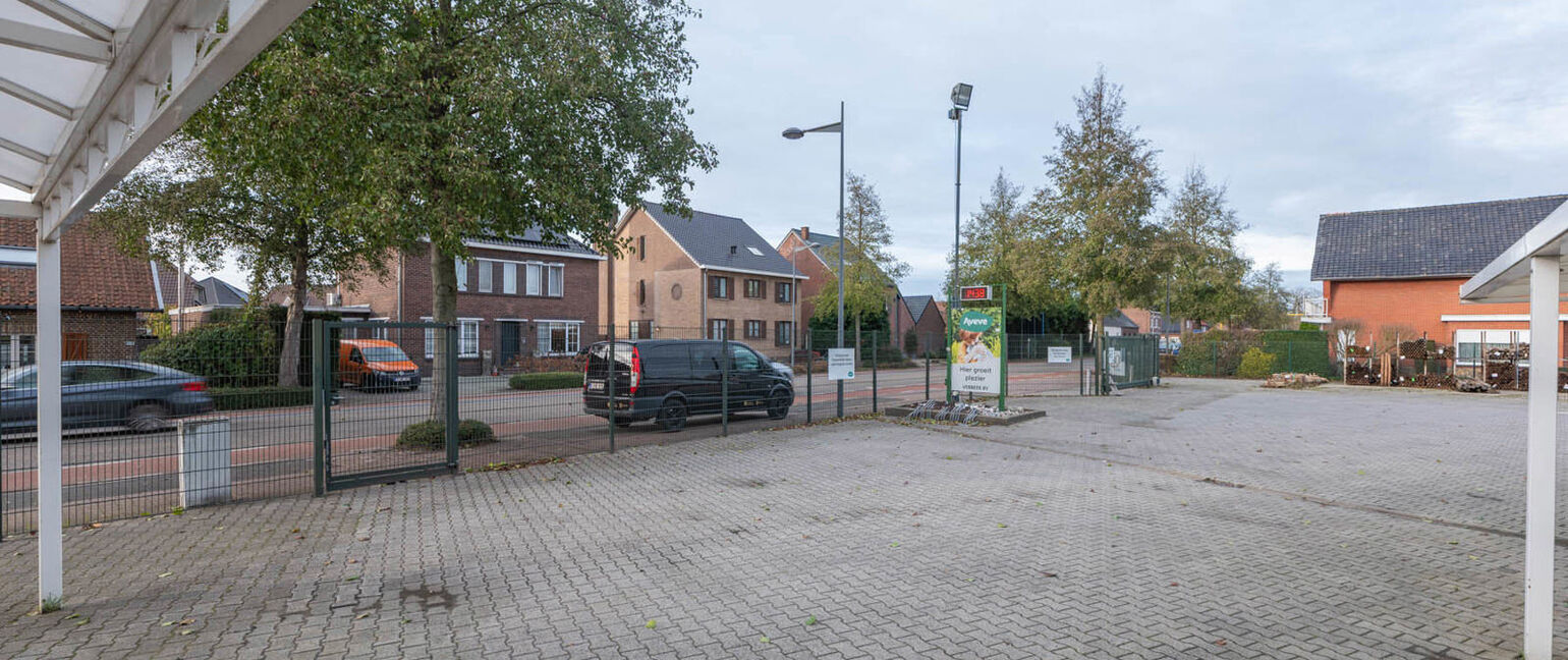 Gebouw voor gemengd gebruik te koop in Kinrooi