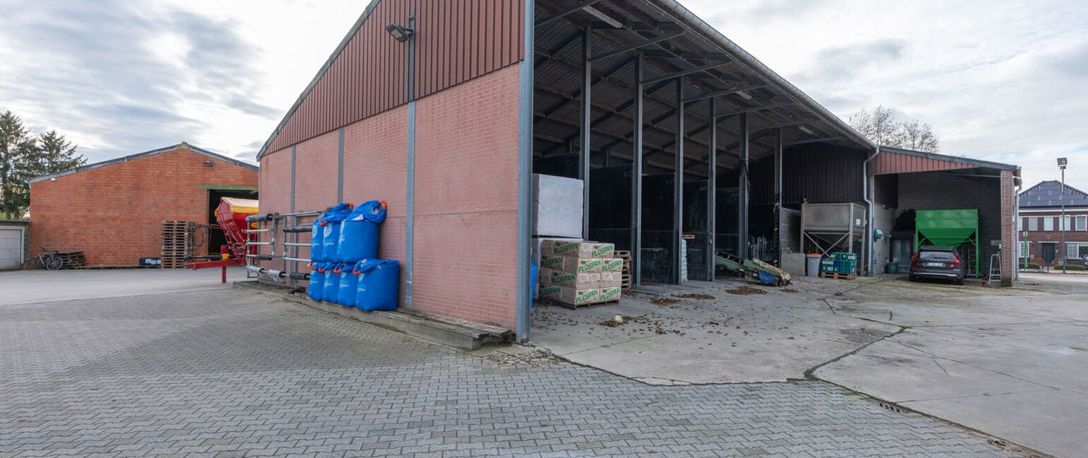 Gebouw voor gemengd gebruik te koop in Kinrooi