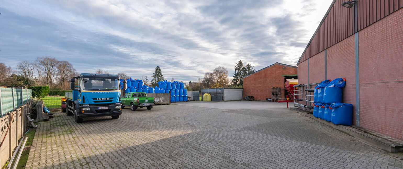 Gebouw voor gemengd gebruik te koop in Kinrooi