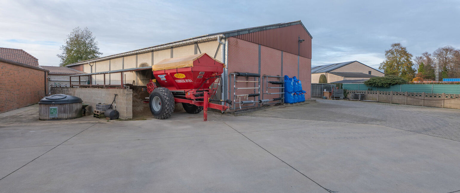 Gebouw voor gemengd gebruik te koop in Kinrooi