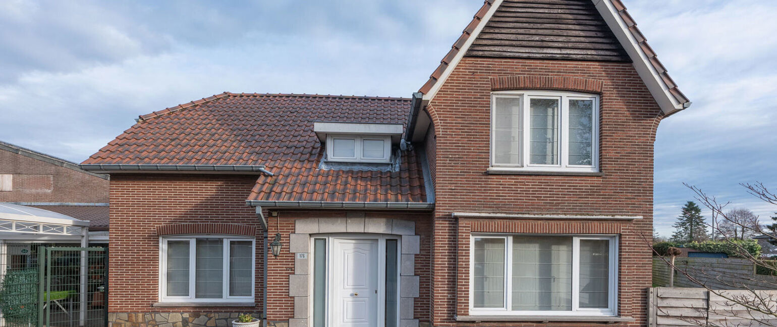 Gebouw voor gemengd gebruik te koop in Kinrooi