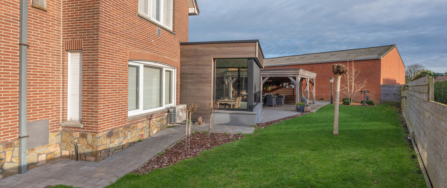 Gebouw voor gemengd gebruik te koop in Kinrooi