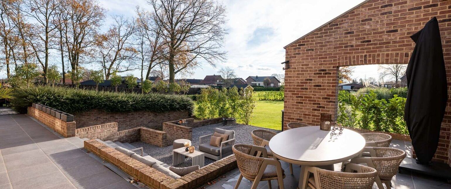 Gebouw voor gemengd gebruik te koop in Maaseik