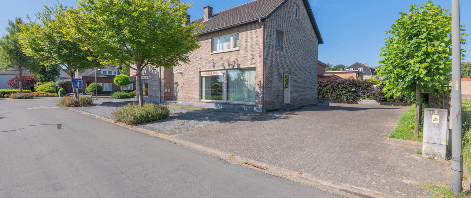 Gebouw voor gemengd gebruik te koop in Maaseik