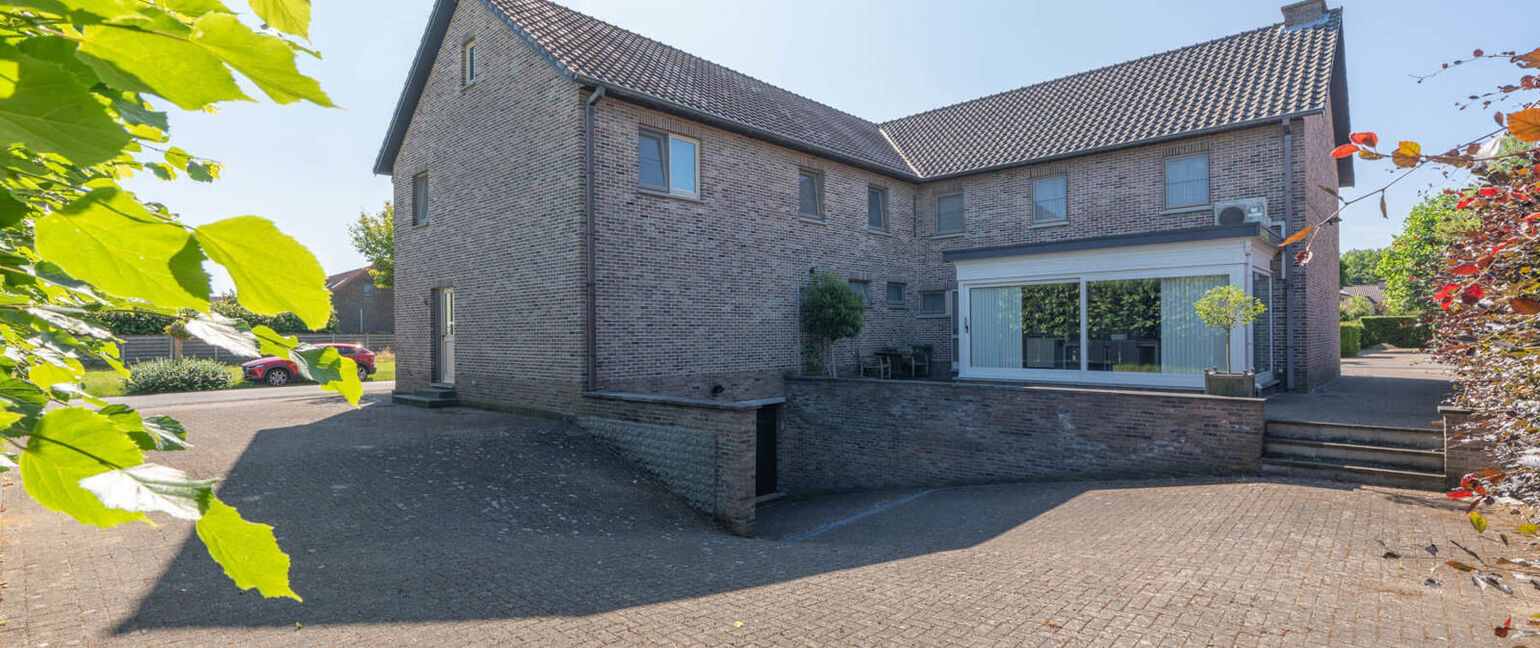 Gebouw voor gemengd gebruik te koop in Maaseik