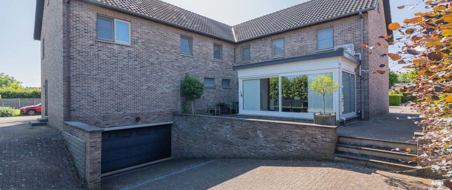 Gebouw voor gemengd gebruik te koop in Maaseik