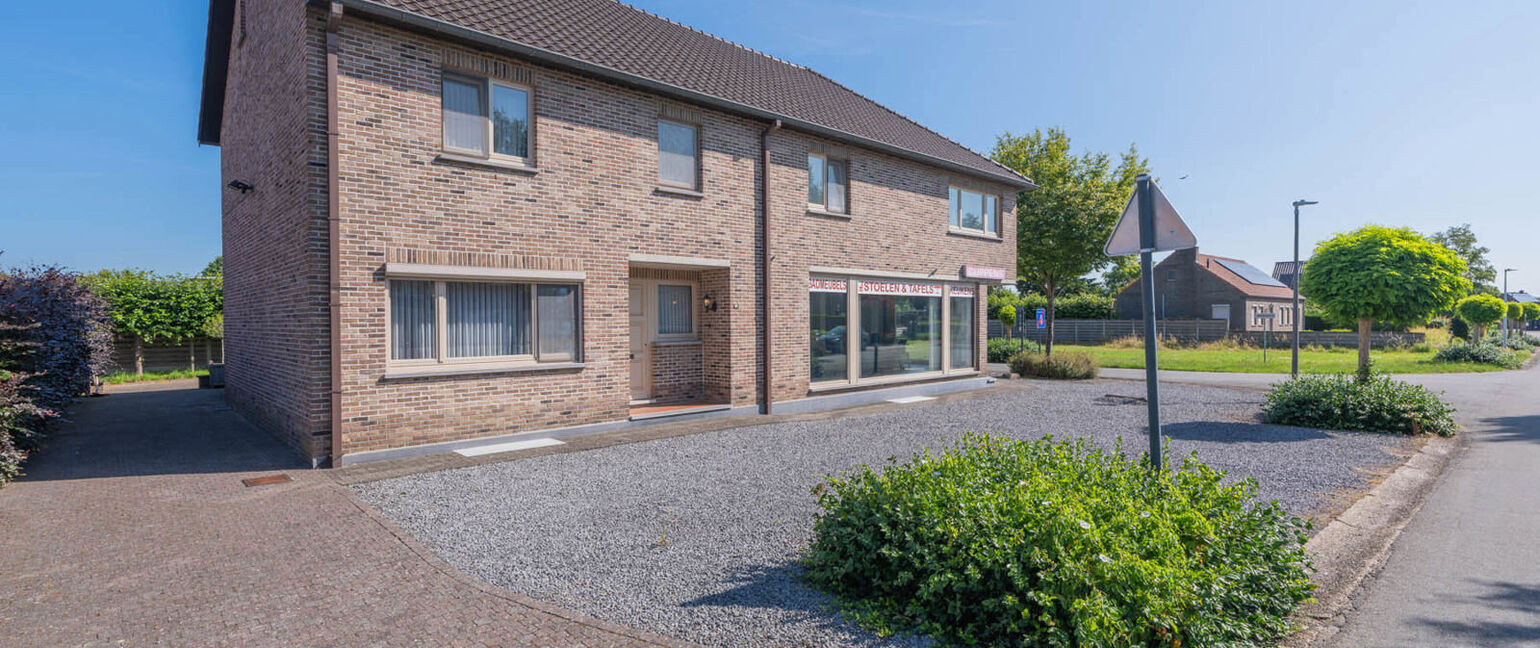 Gebouw voor gemengd gebruik te koop in Maaseik