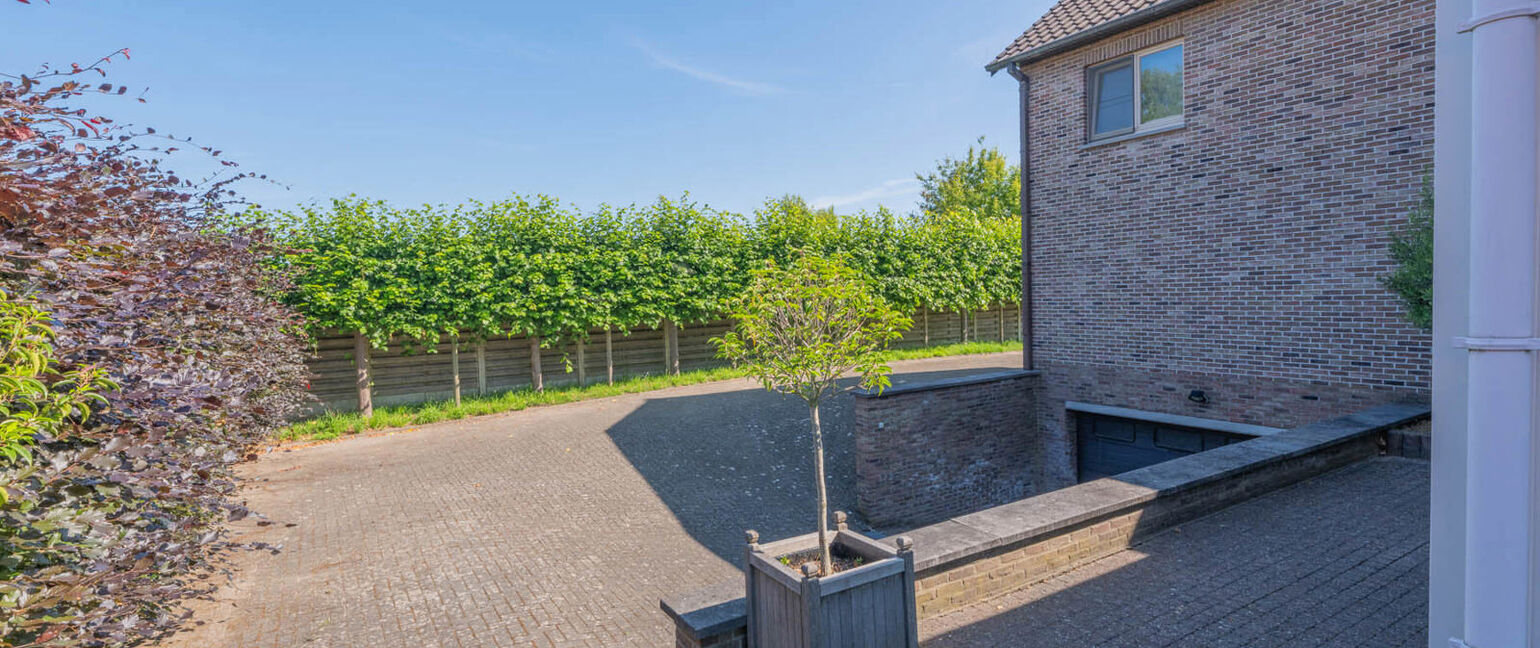 Gebouw voor gemengd gebruik te koop in Maaseik