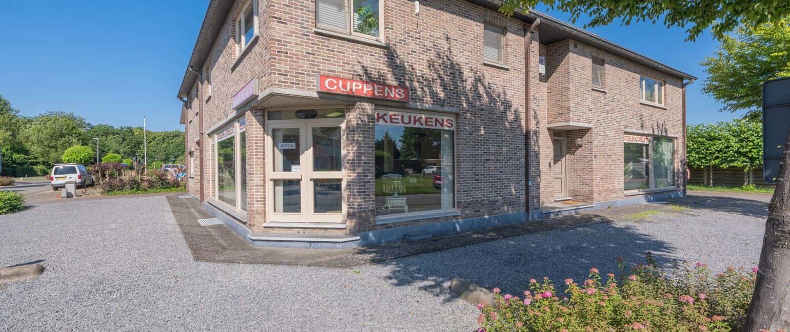 Gebouw voor gemengd gebruik te koop in Maaseik