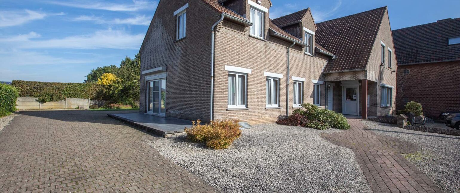 Gebouw voor gemengd gebruik te koop in Maasmechelen