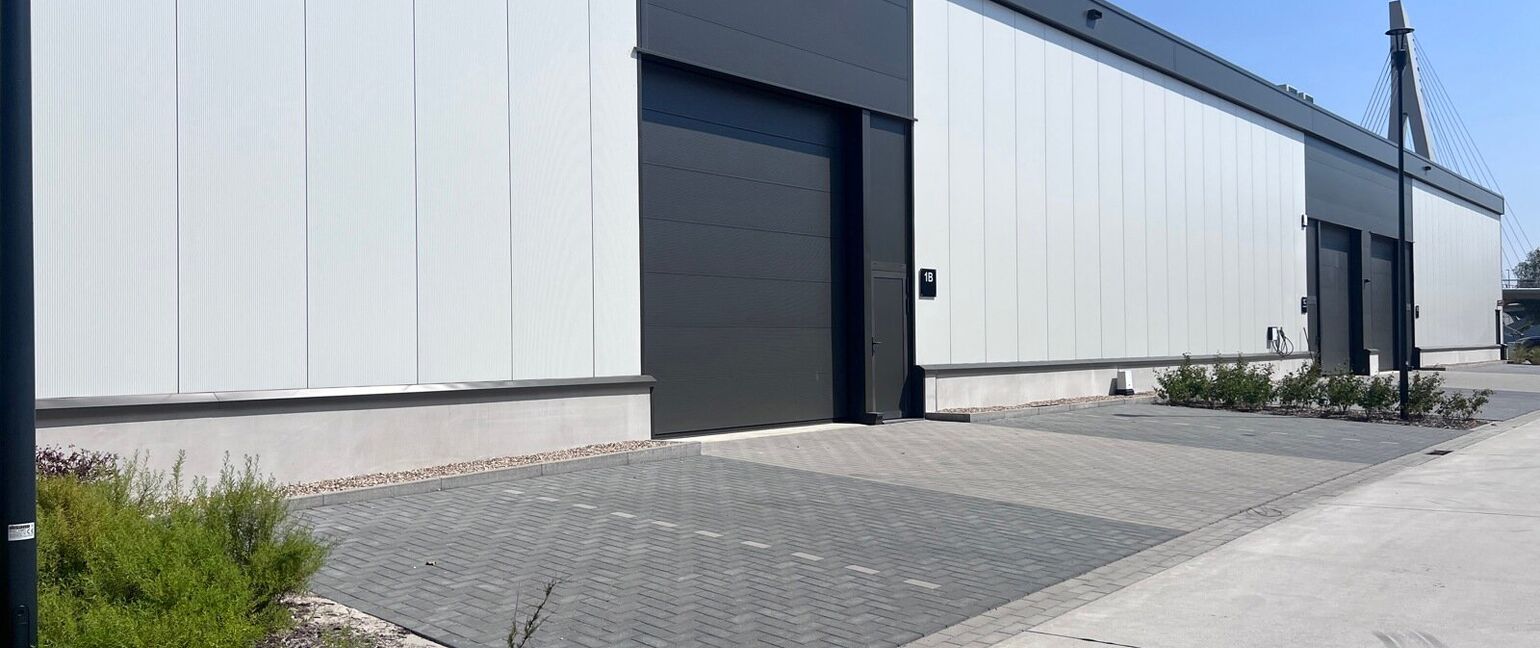 Industrieel gebouw te huur in Dilsen-Stokkem