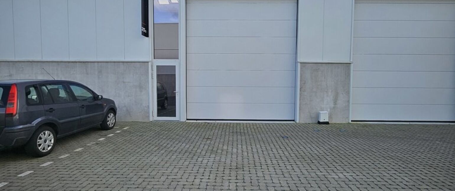 Industrieel gebouw te huur in Kinrooi