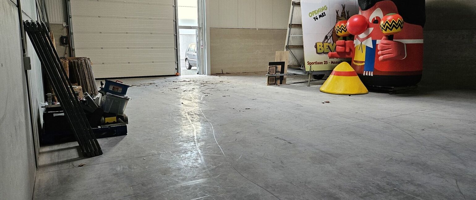 Industrieel gebouw te huur in Kinrooi