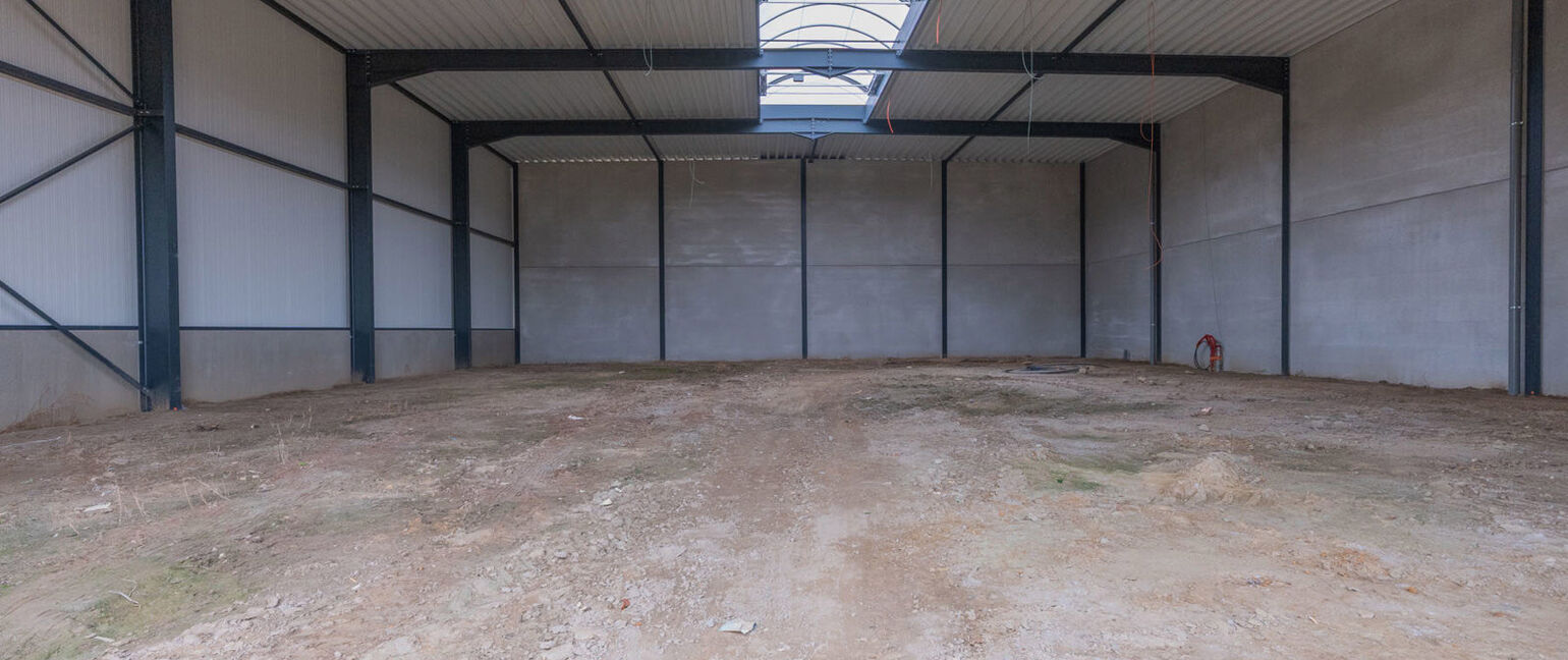 Industrieel gebouw te huur in Maaseik