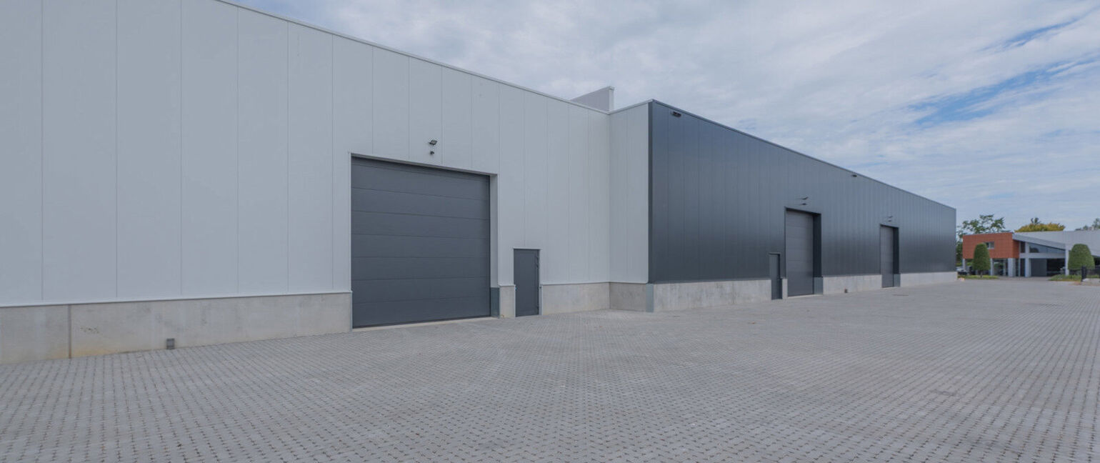 Industrieel gebouw te huur in Maaseik