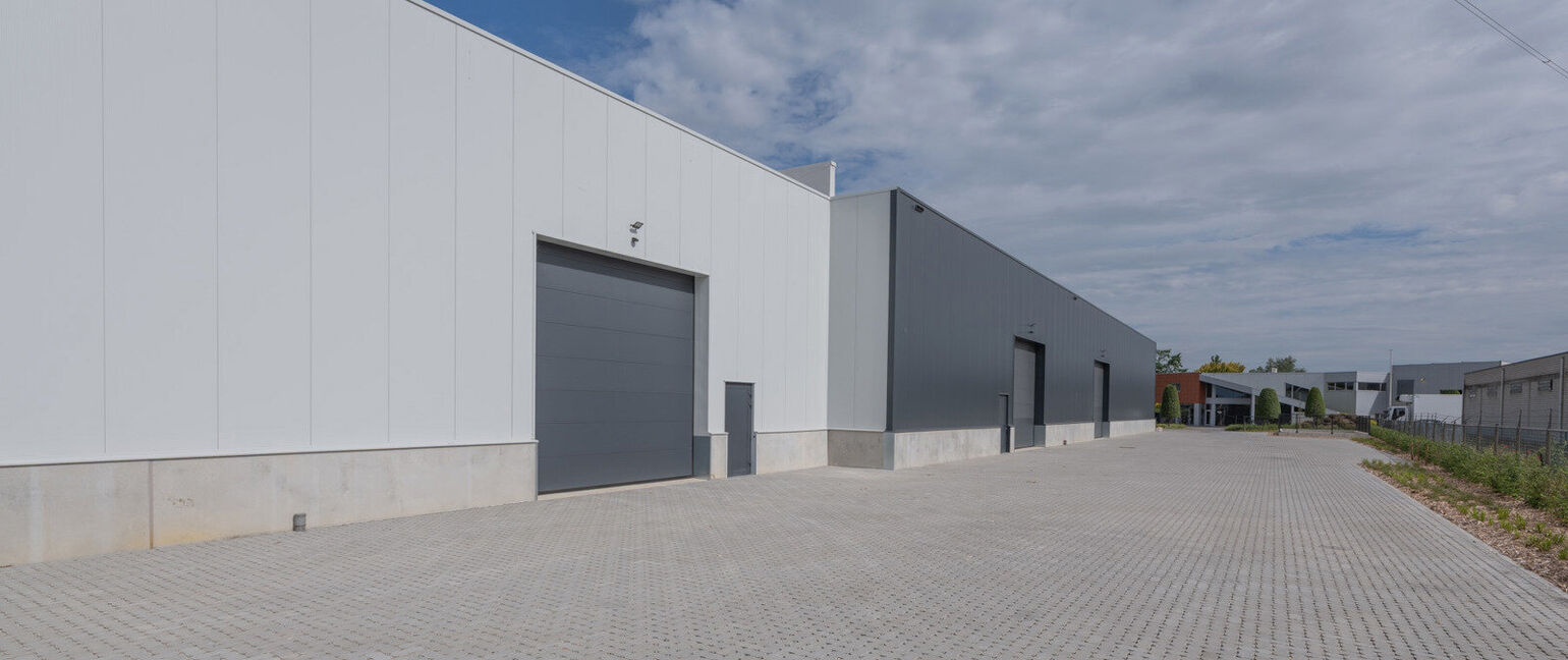 Industrieel gebouw te huur in Maaseik