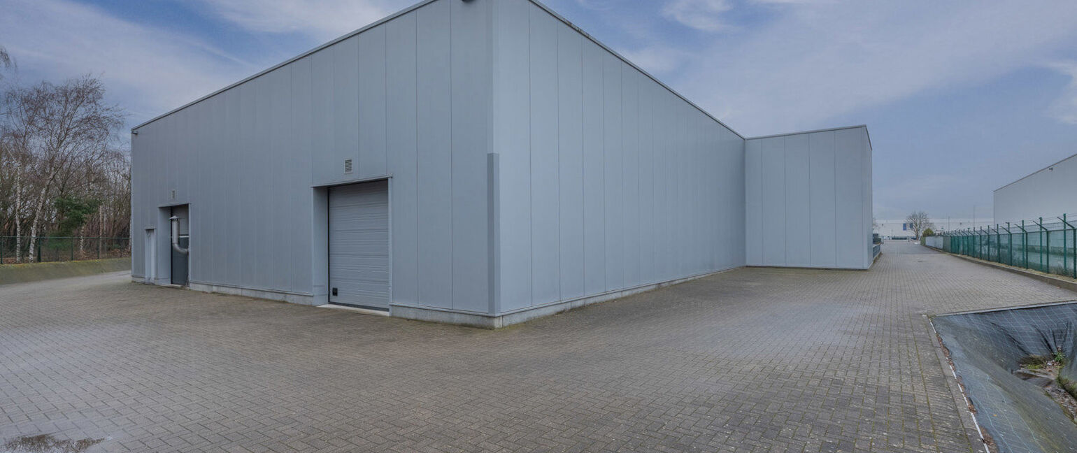 Industrieel gebouw te huur in Opglabbeek