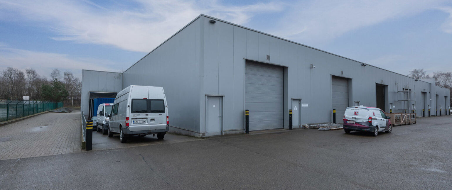 Industrieel gebouw te huur in Opglabbeek