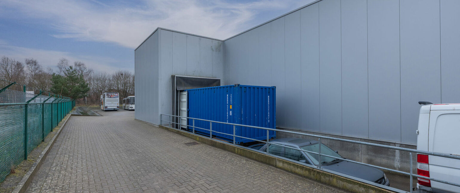 Industrieel gebouw te huur in Opglabbeek