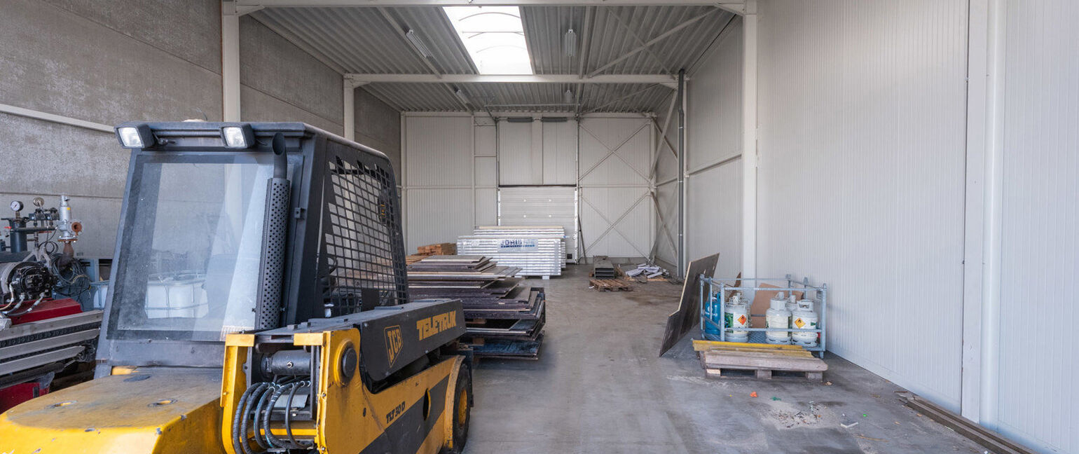 Industrieel gebouw te huur in Opglabbeek