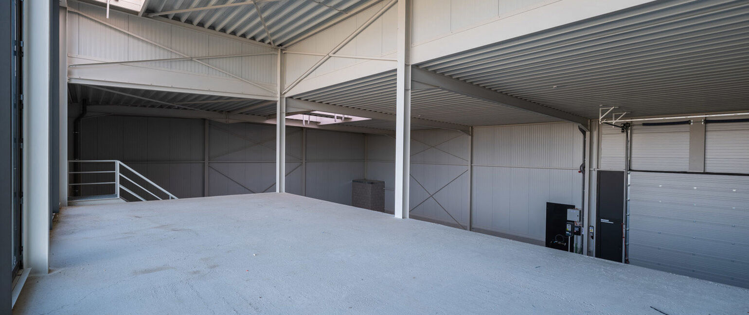 Industrieel gebouw te koop in Dilsen-Stokkem