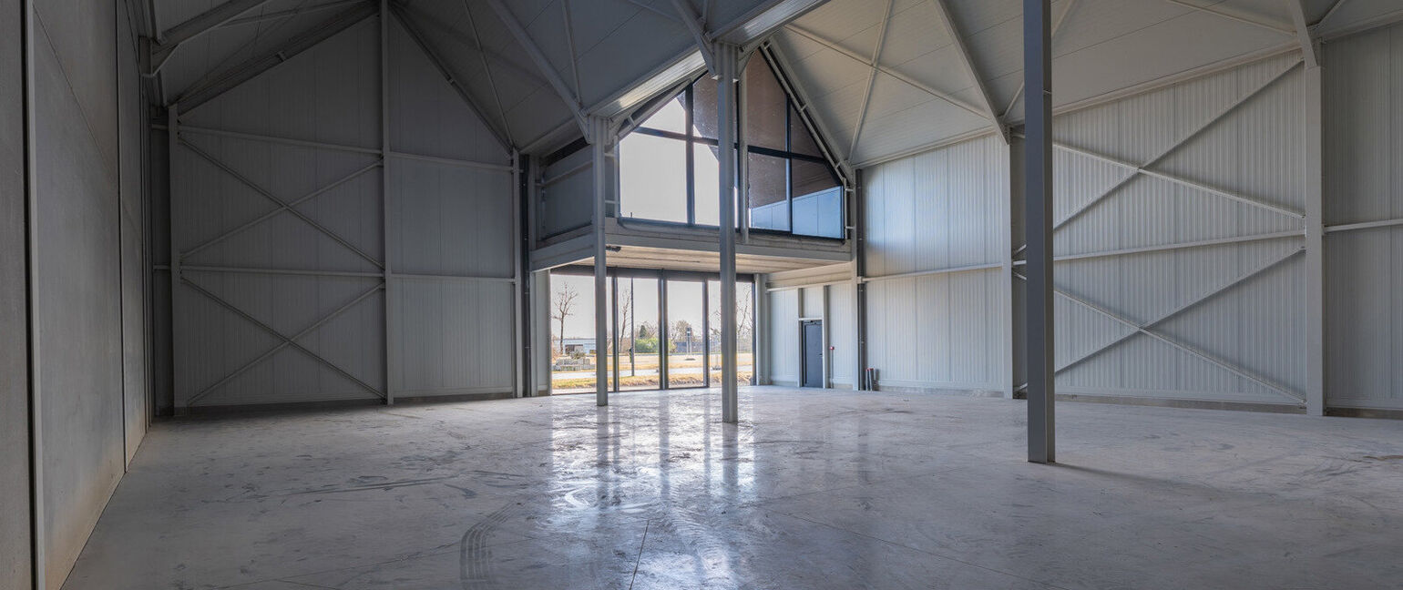 Industrieel gebouw te koop in Dilsen-Stokkem