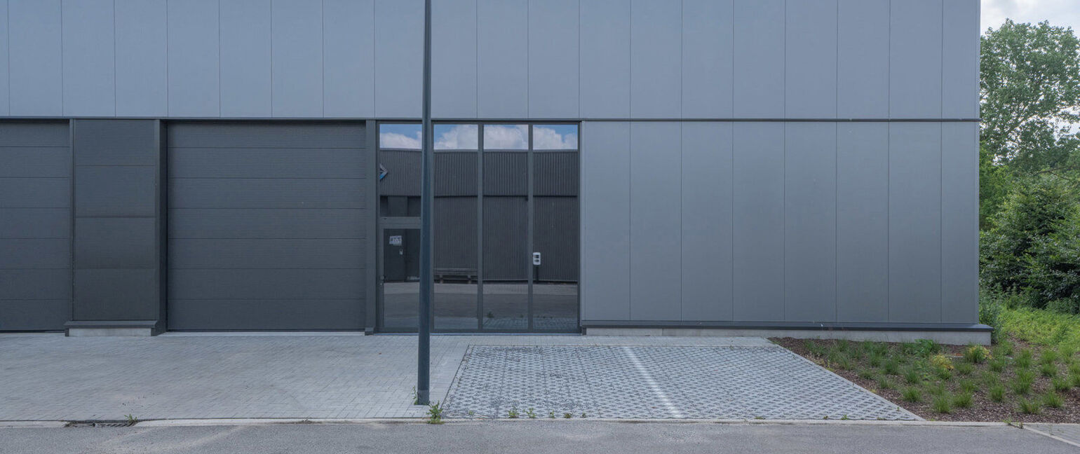Industrieel gebouw te koop in Maaseik